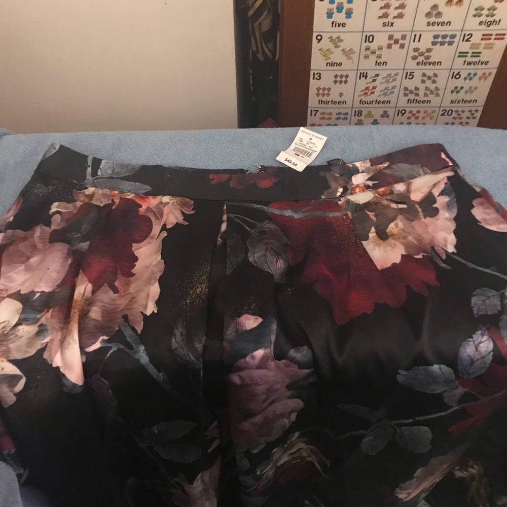 Skirt - Picture 2 of 4